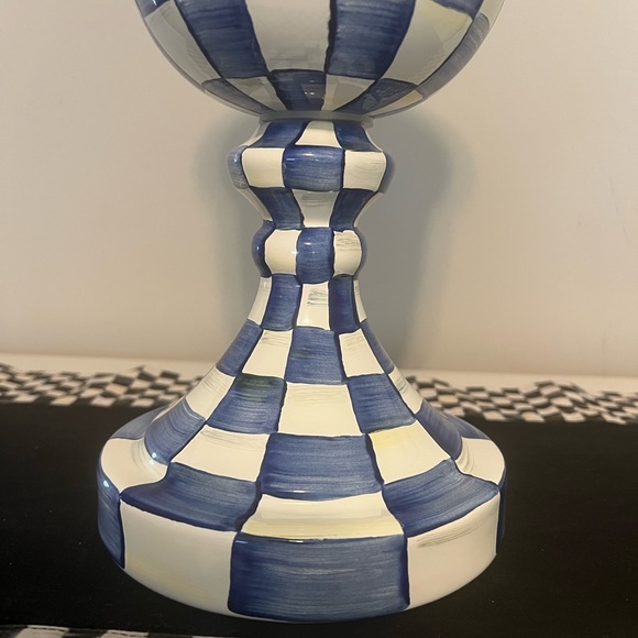 Mackenzie-Childs Royal Check Enamel Pedestal Vase.  New! 💙🤍 RETIRED! - Picture 3 of 9